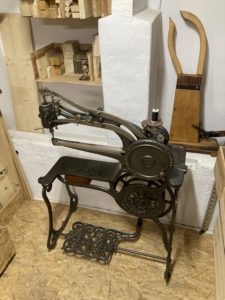 MACHINE À COUDRE